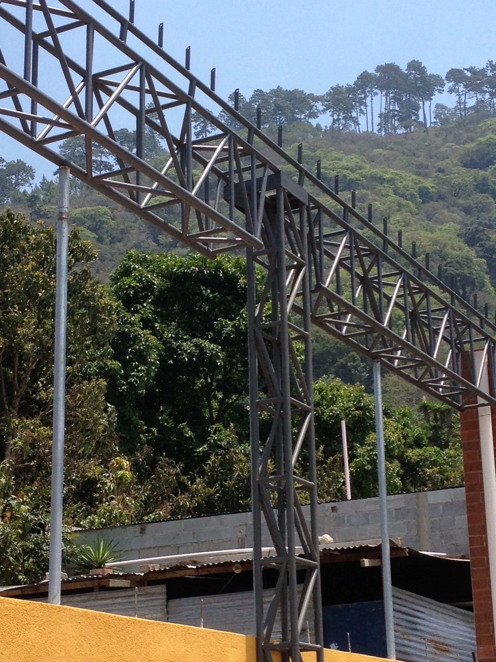 Estructura metálica de ARCADA adaptada al espacio de la obra
