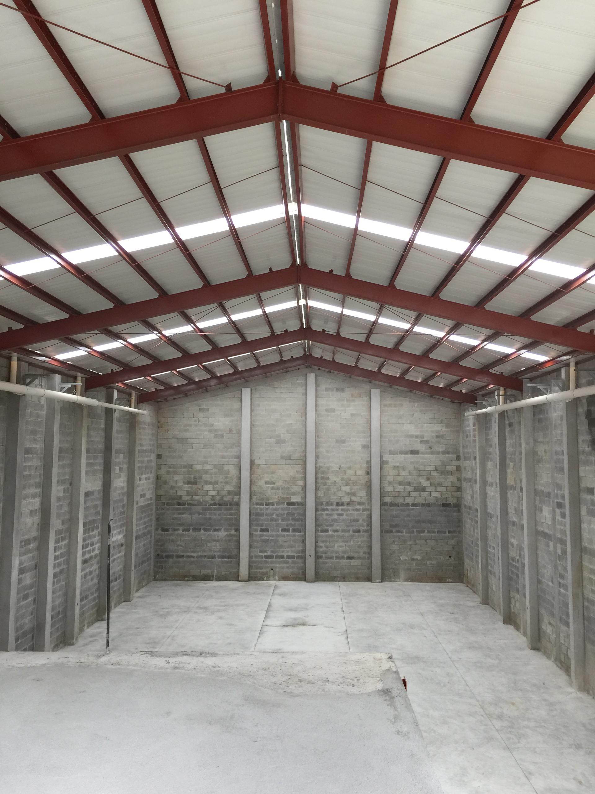 Cubierta tradicional sobre un espacio en construcción